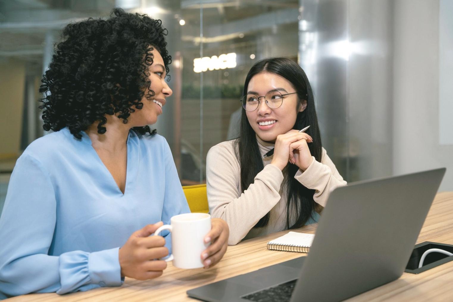 Coaching-Session im modernen Büroambiente